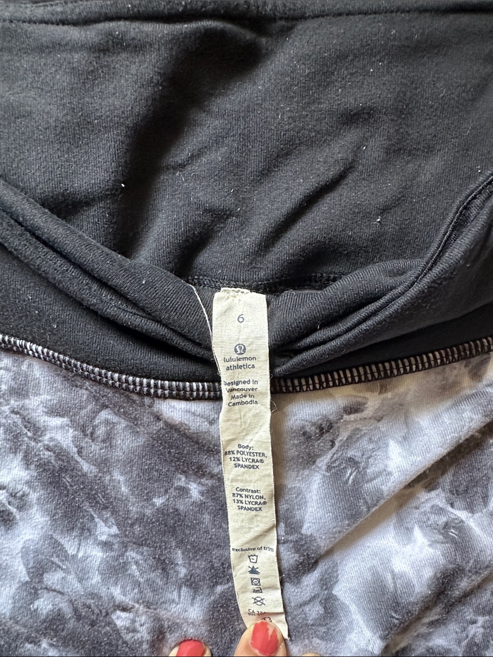 lululemon athletica Black & Gray floral print leggings